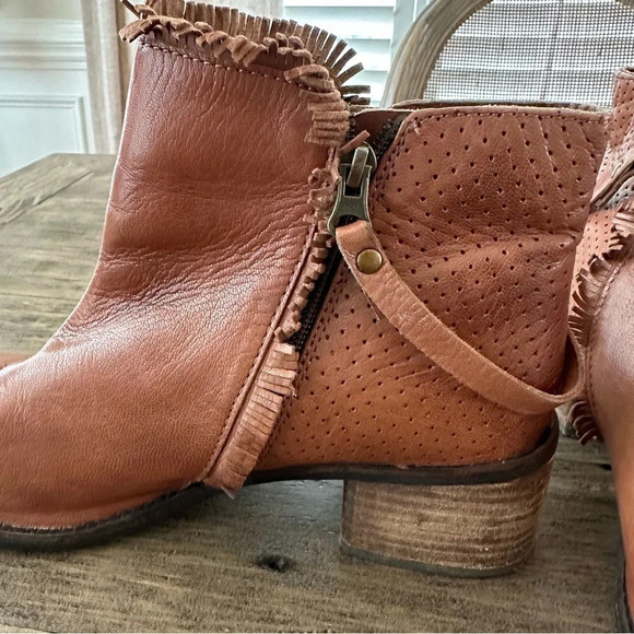 Diba True Womens 10 Brown Leather Short Boots Double Zip Up Fringe Western Shoes - Picture 3 of 7